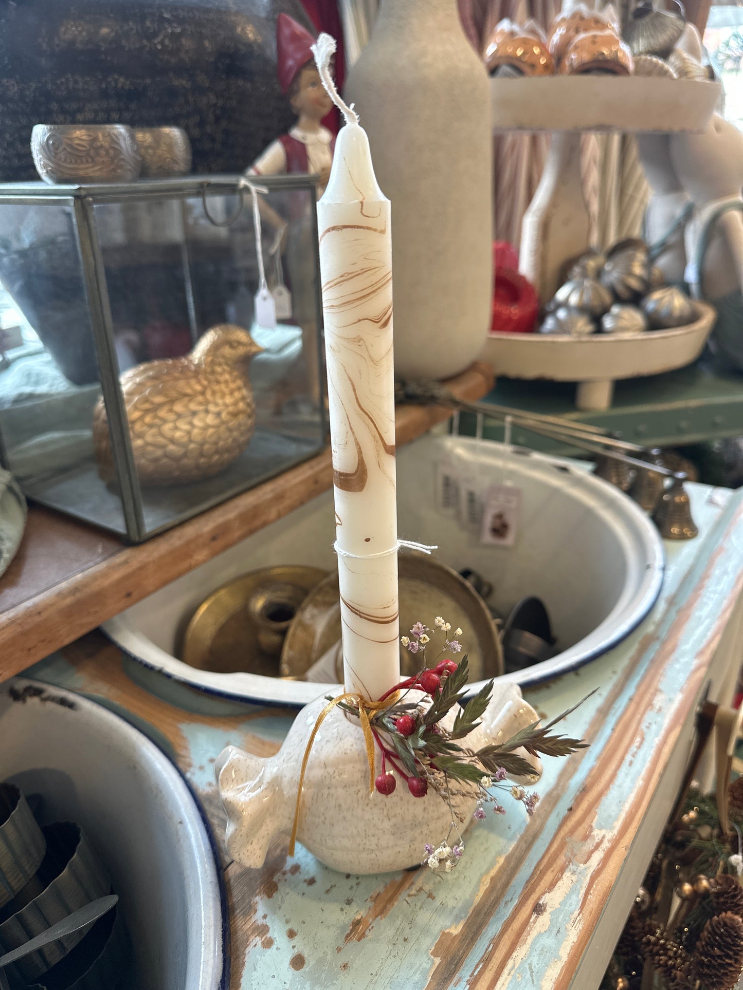 Bonbon mit Kerze und Blümchen