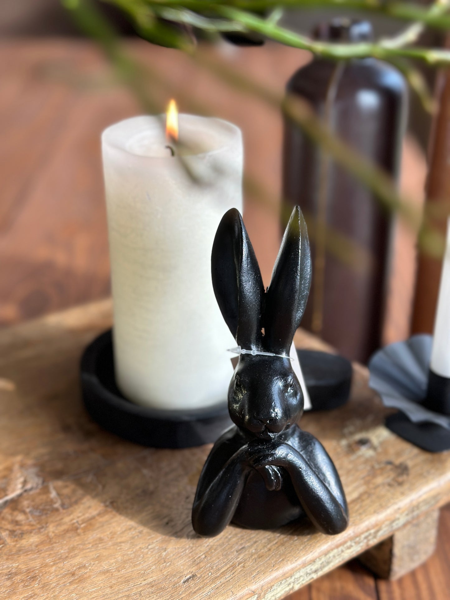 Hase aus Metall, schwarz