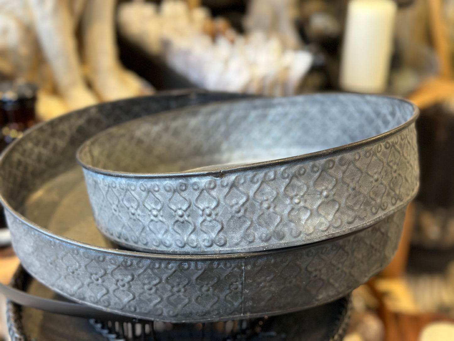 Deko Tablett mit einem Muster aus Metall, klein