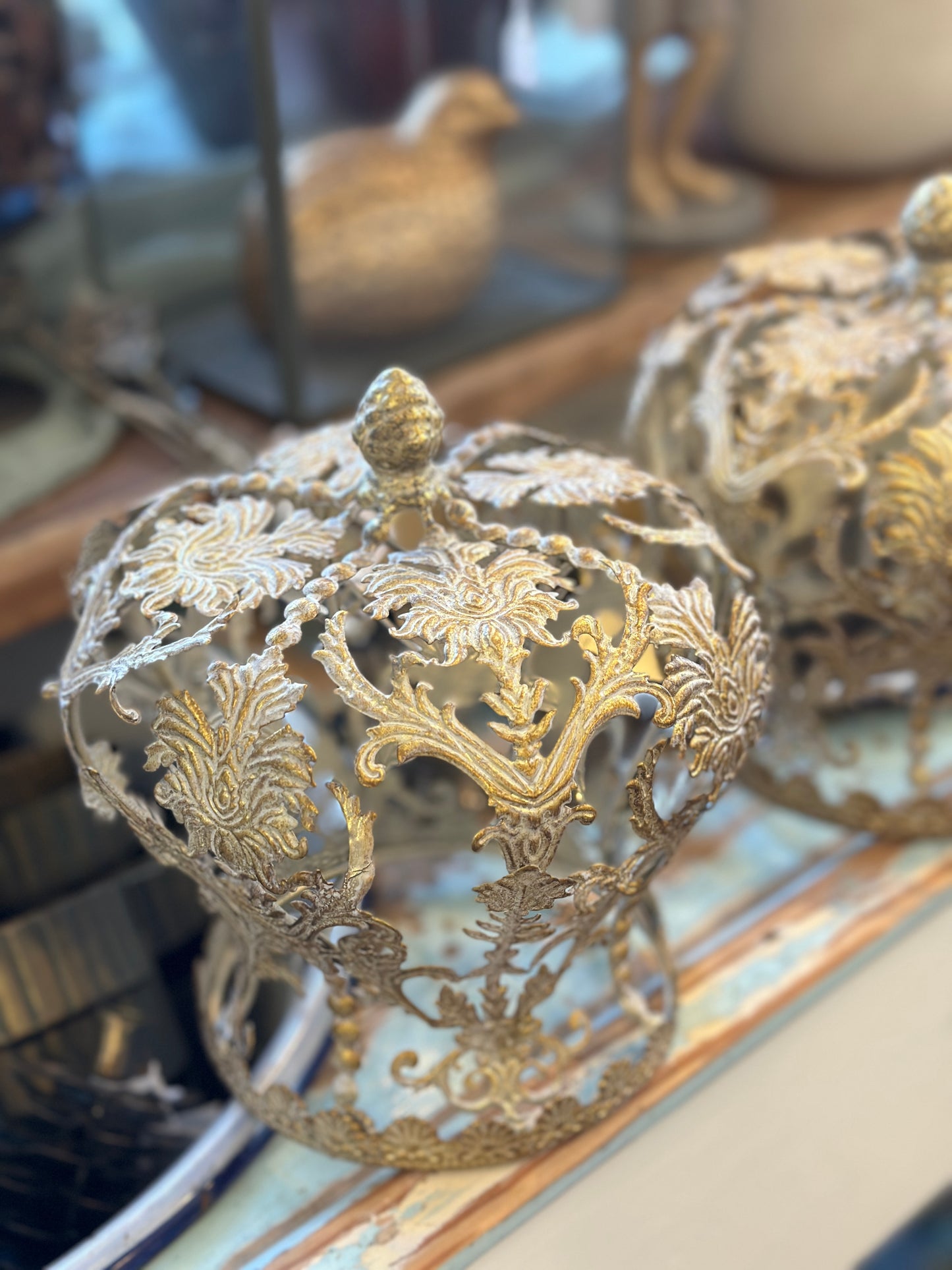 Krone aus Metall, Gold farbig