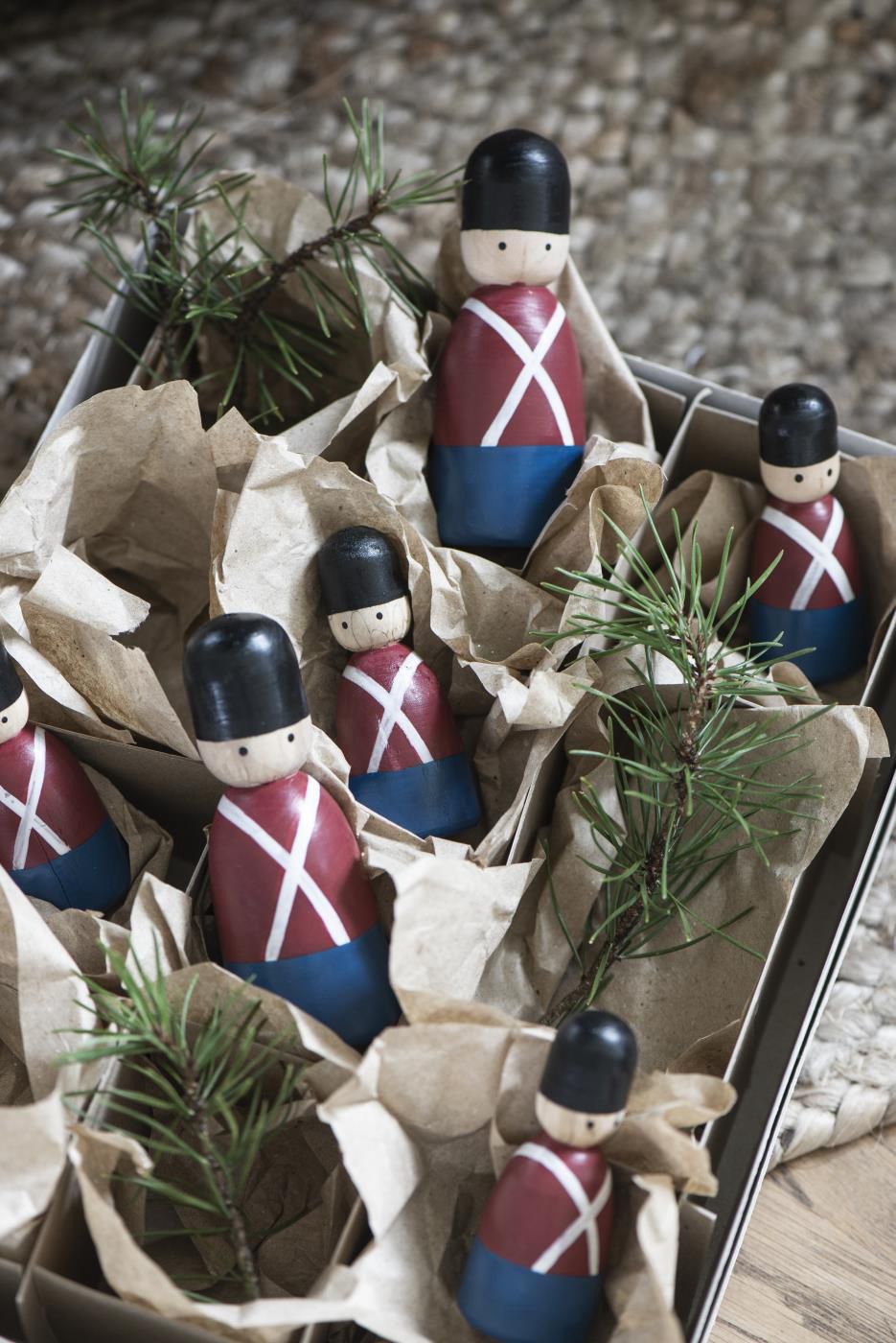 Gardist aus Holz, groß