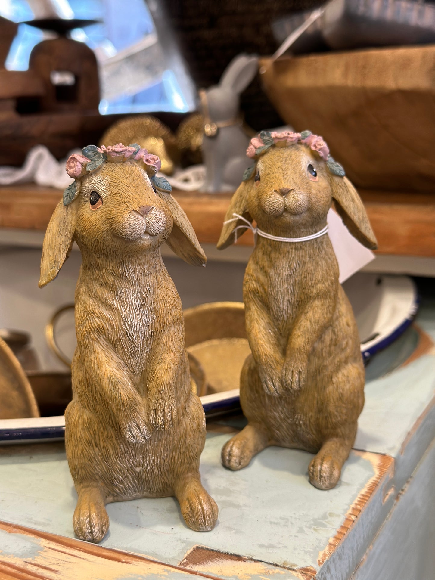 Hase mit Blümchen, Polyresin