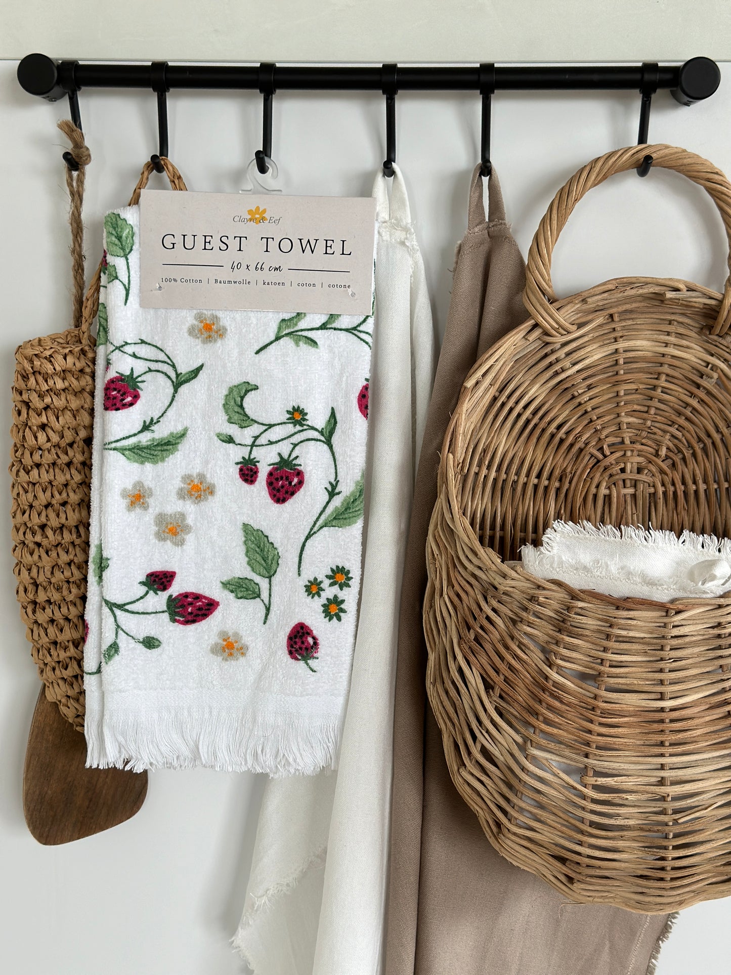 Gäste Handtuch Erdbeeren 40x 66 cm.