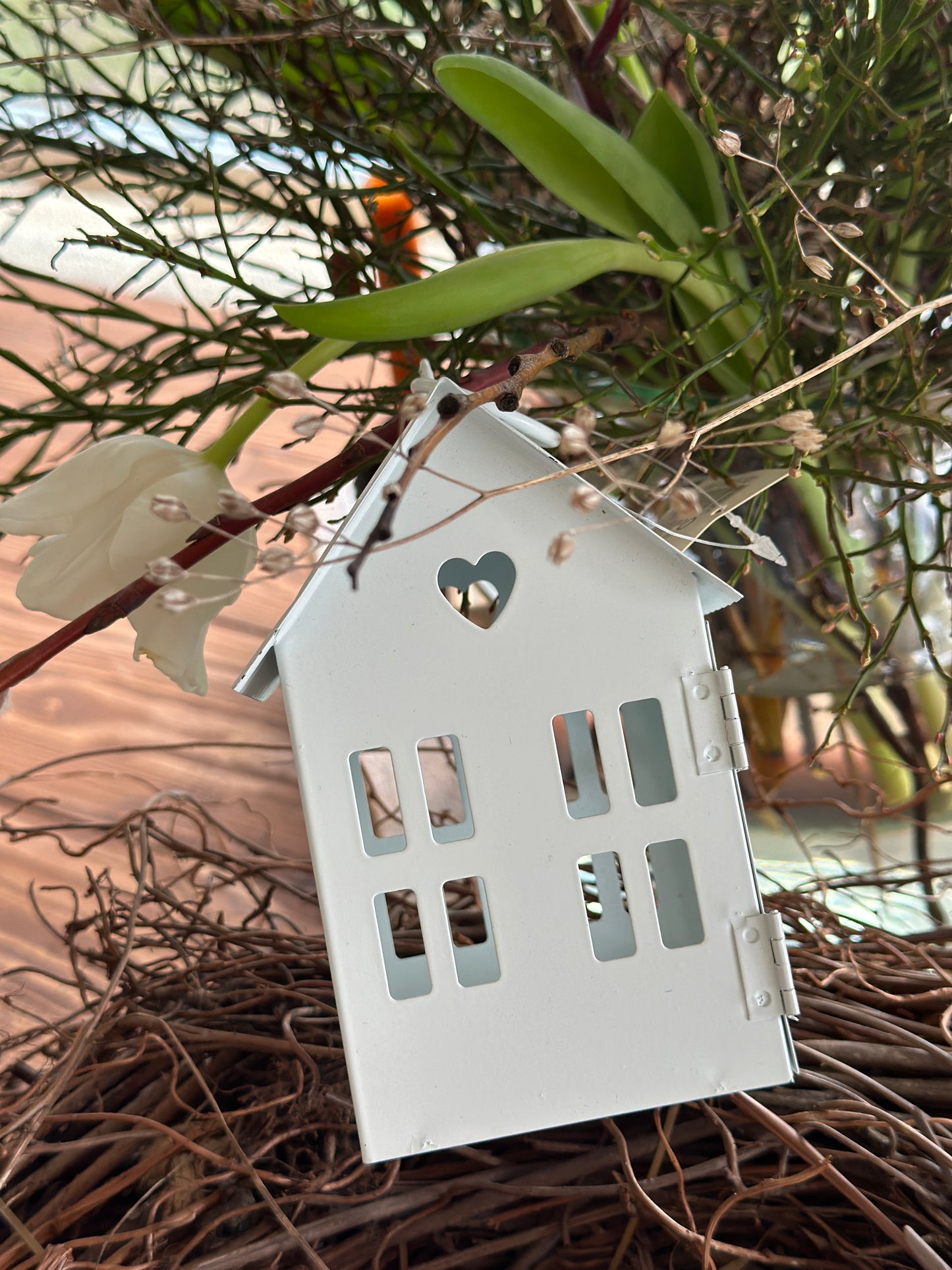 Häuschen zum öffnen aus Metall, weiß