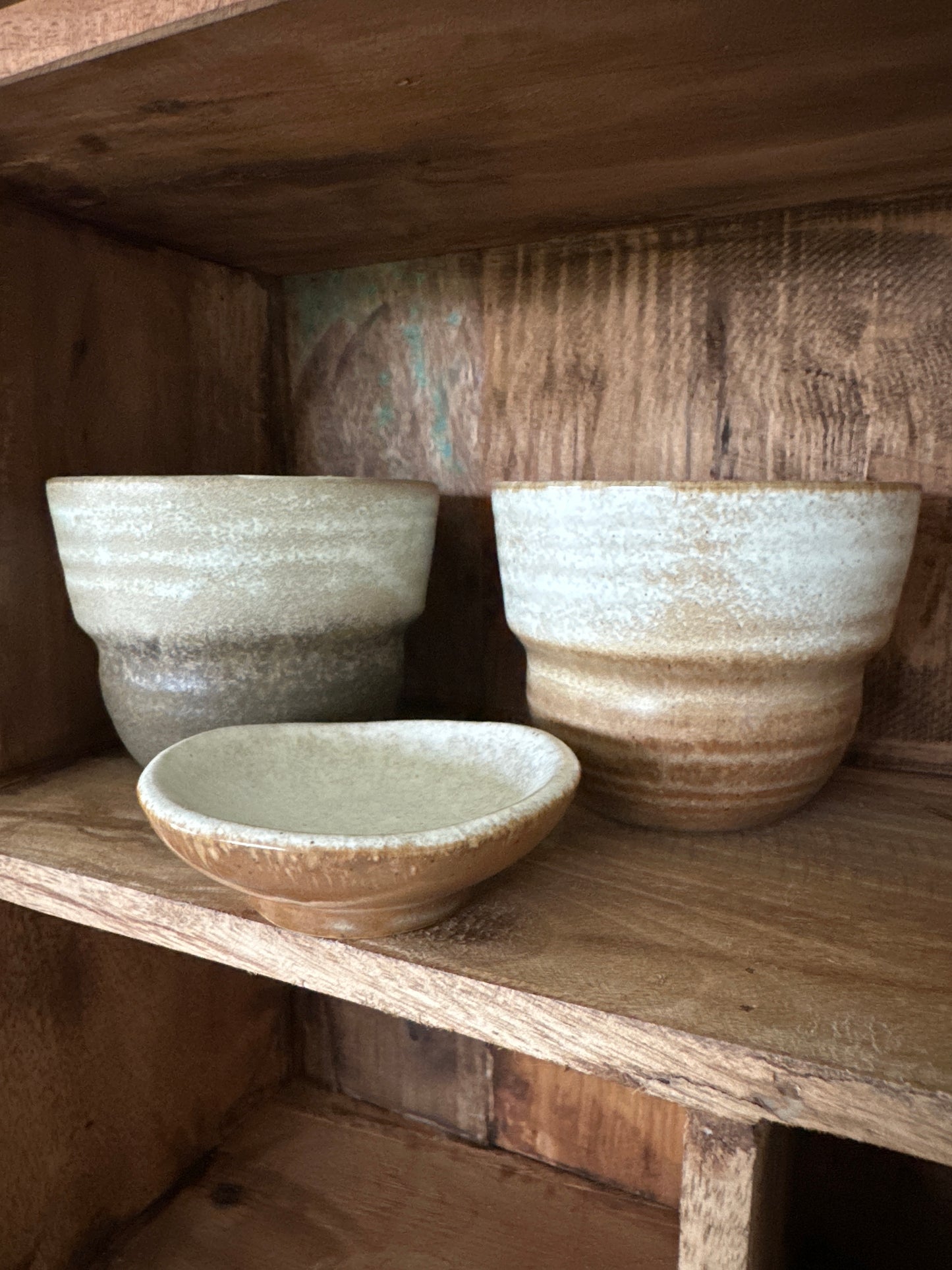 Becher, beige/grau