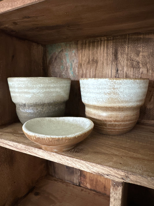 Becher, beige/ braun