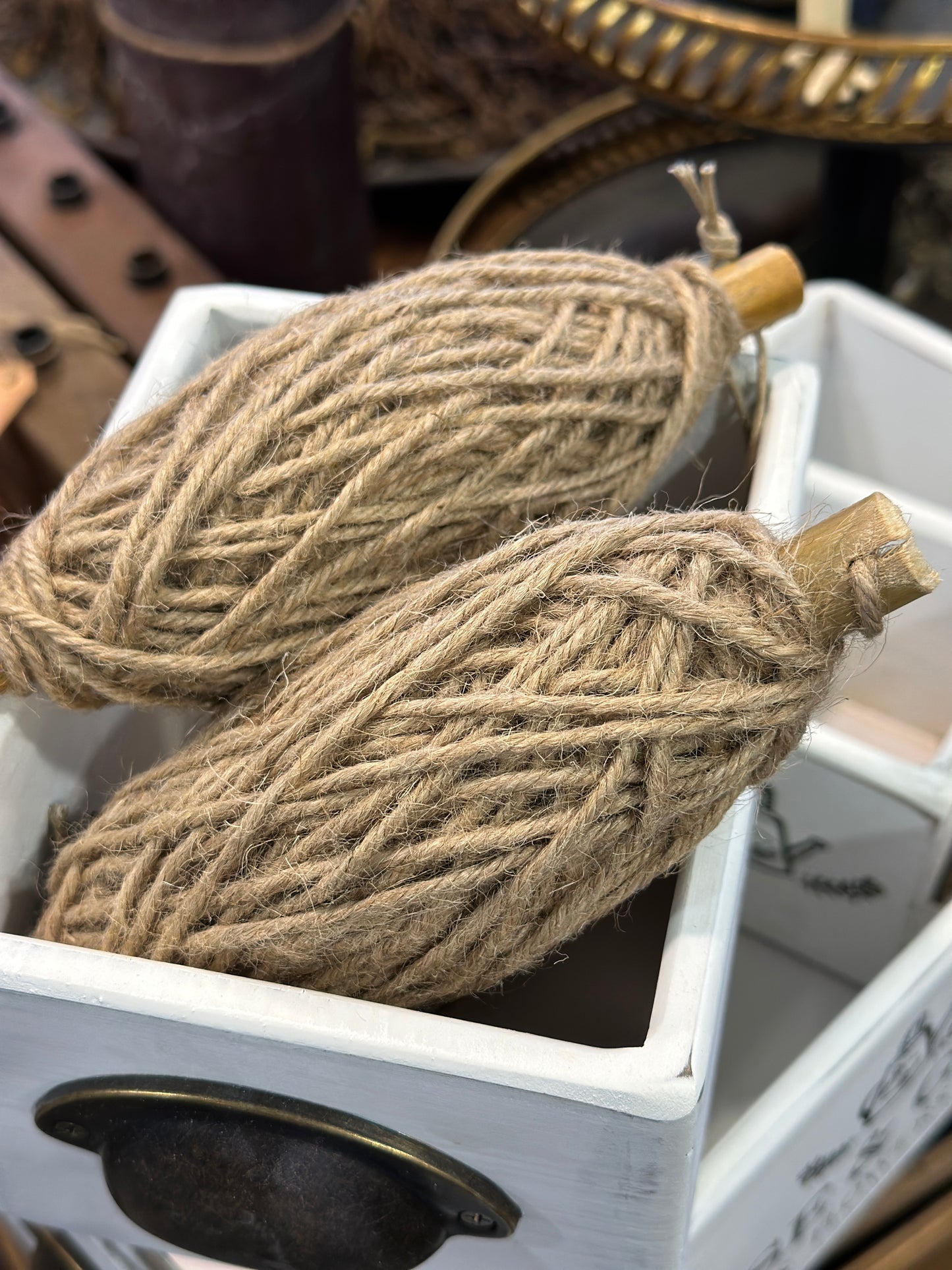 Deko- Spule mit Schnur. Natur