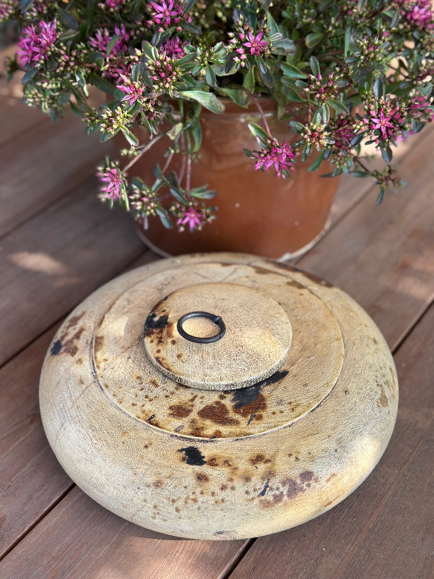 Holzdose, rund. Holz weiß, flach, Shabby chic.