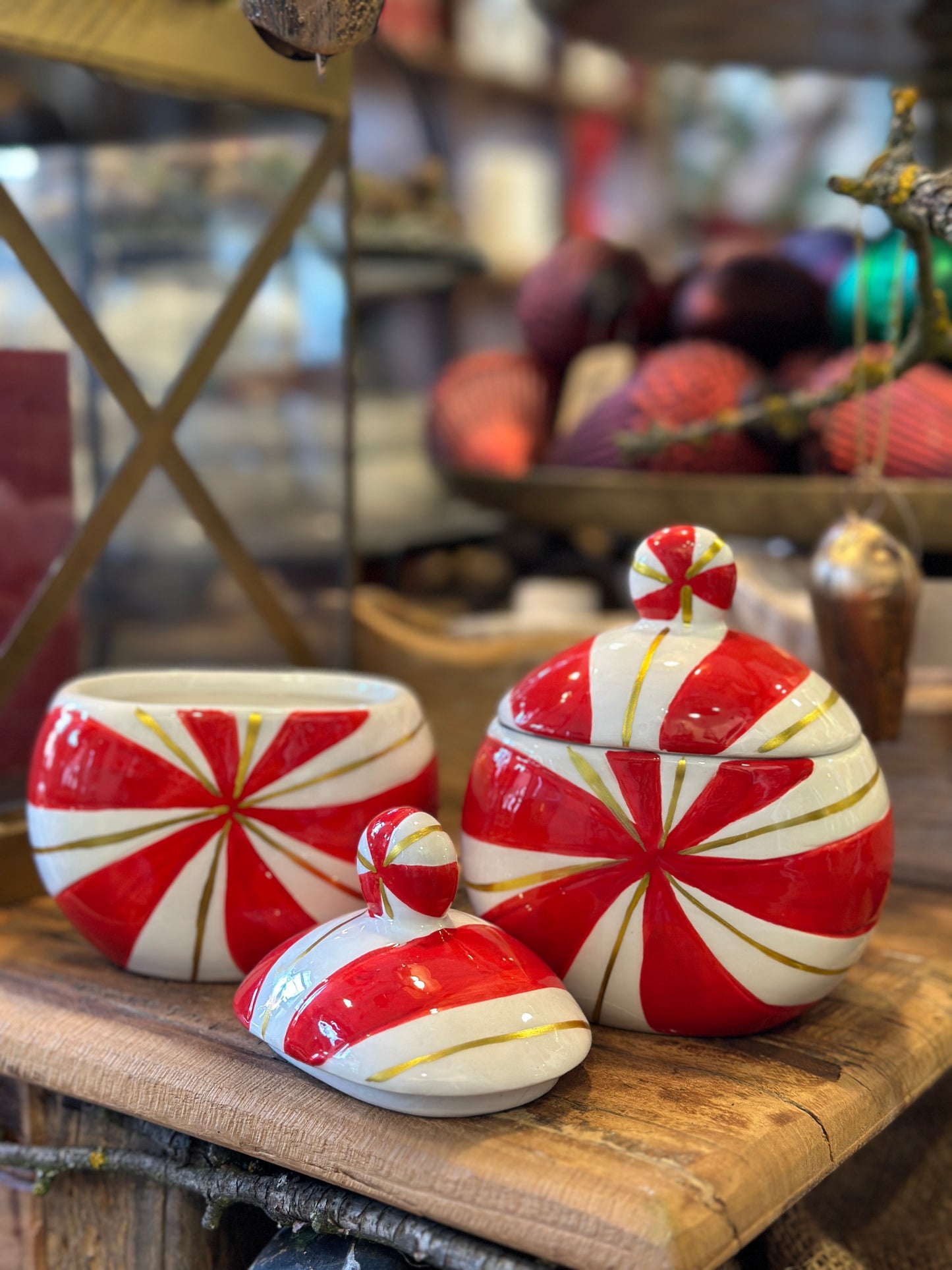 Dose mit einem Deckel aus Porzellan