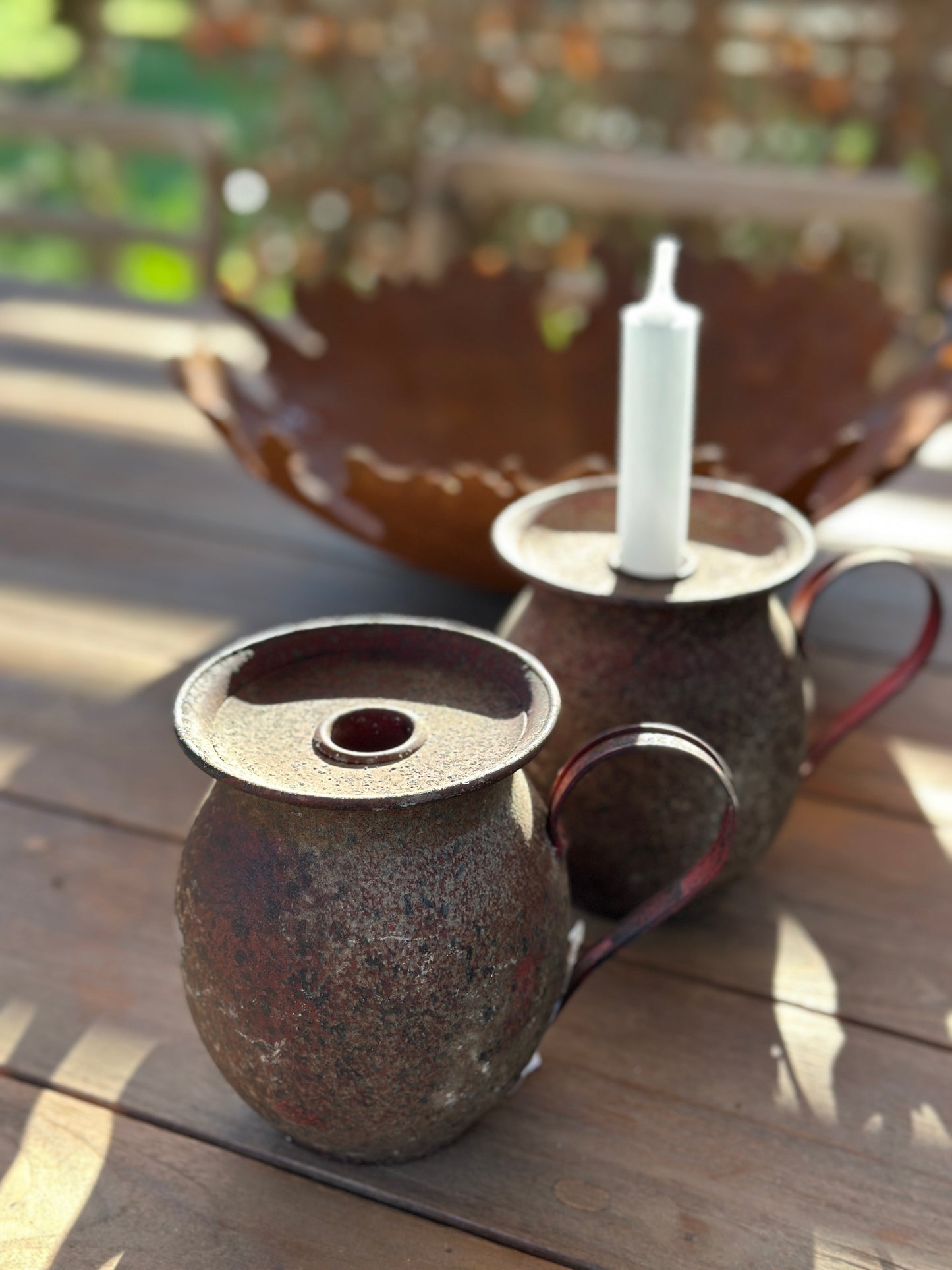 Kerzenhalter/ Krug aus Metall/ Rost