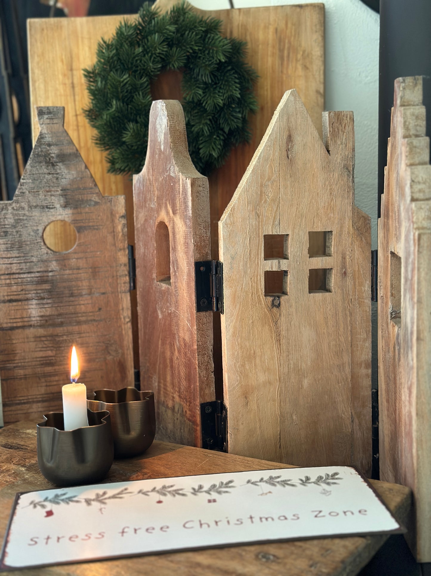 Haus/ faltbar mit Scharnieren, aus Holz