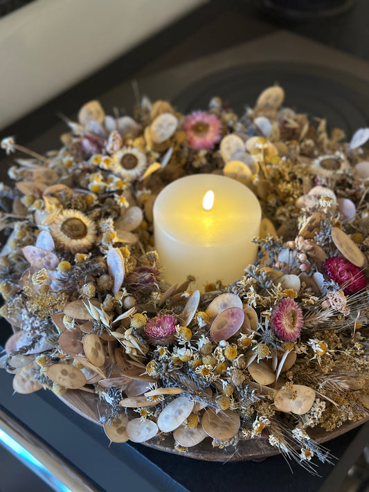 Handgefertigt/ Kranz aus Natur- Materialien            D: 44cm.