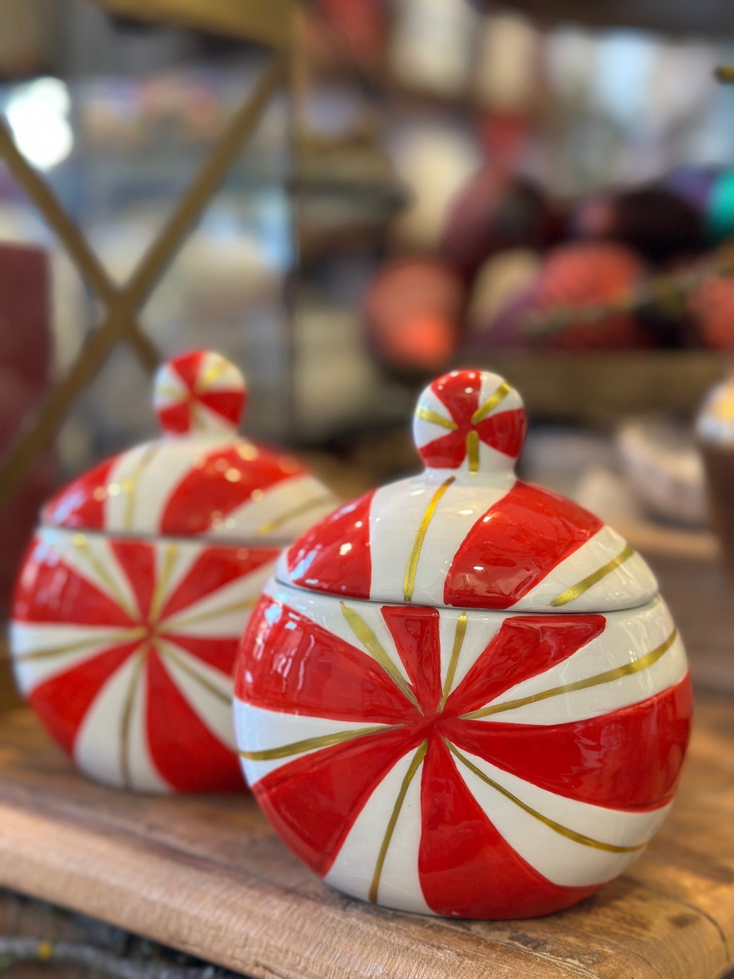 Dose mit einem Deckel aus Porzellan