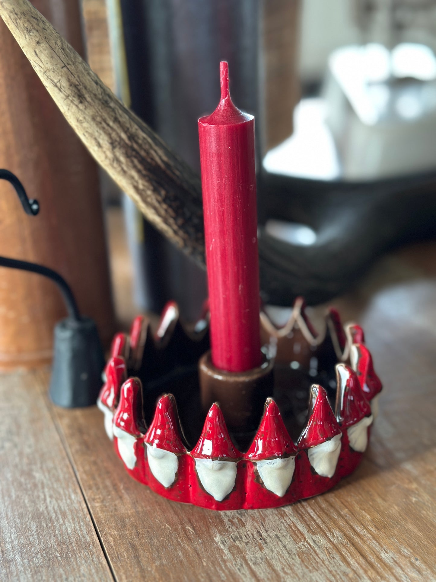 Kerzenhalter aus Keramik, rot