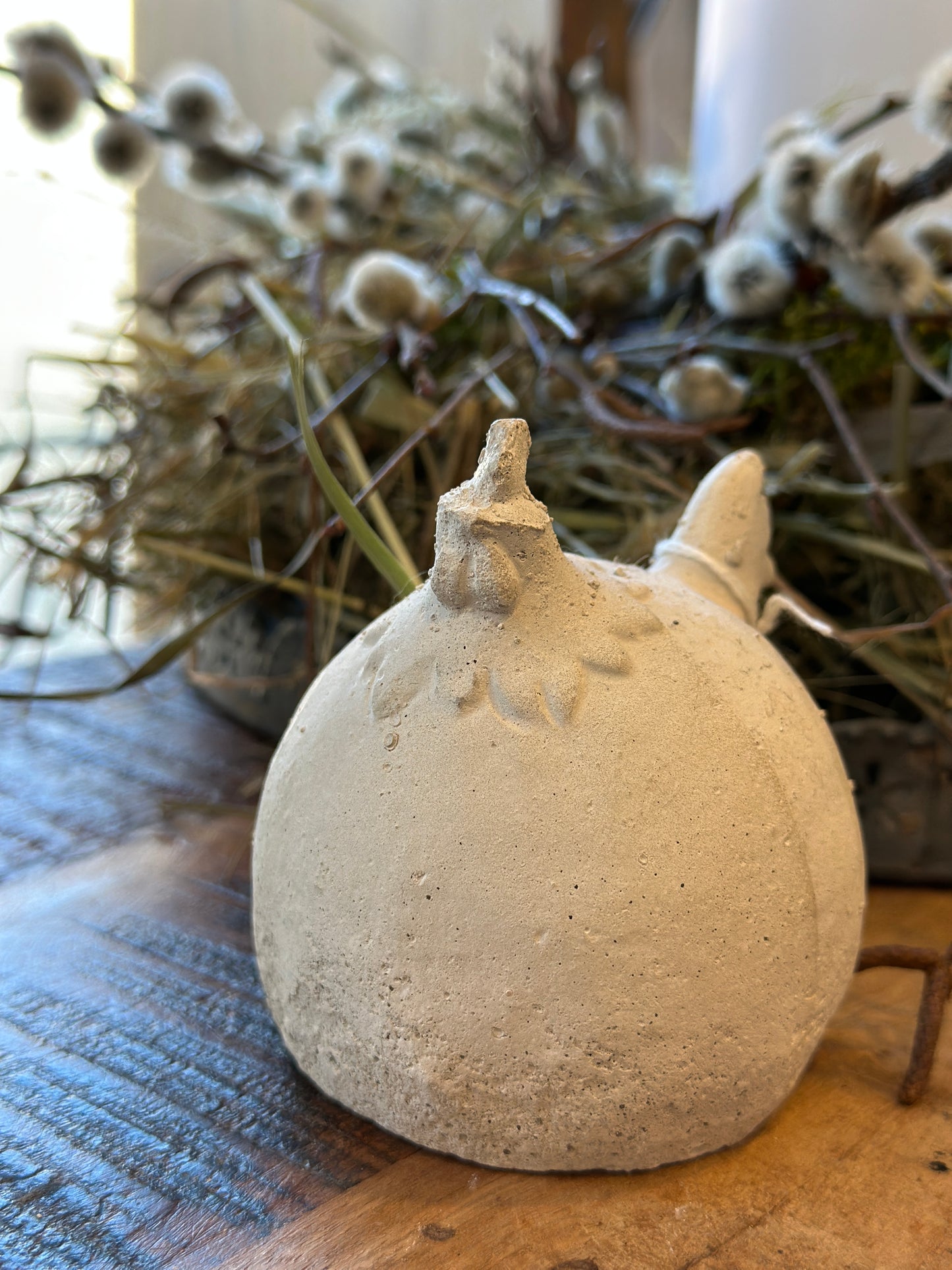 Henne aus Beton