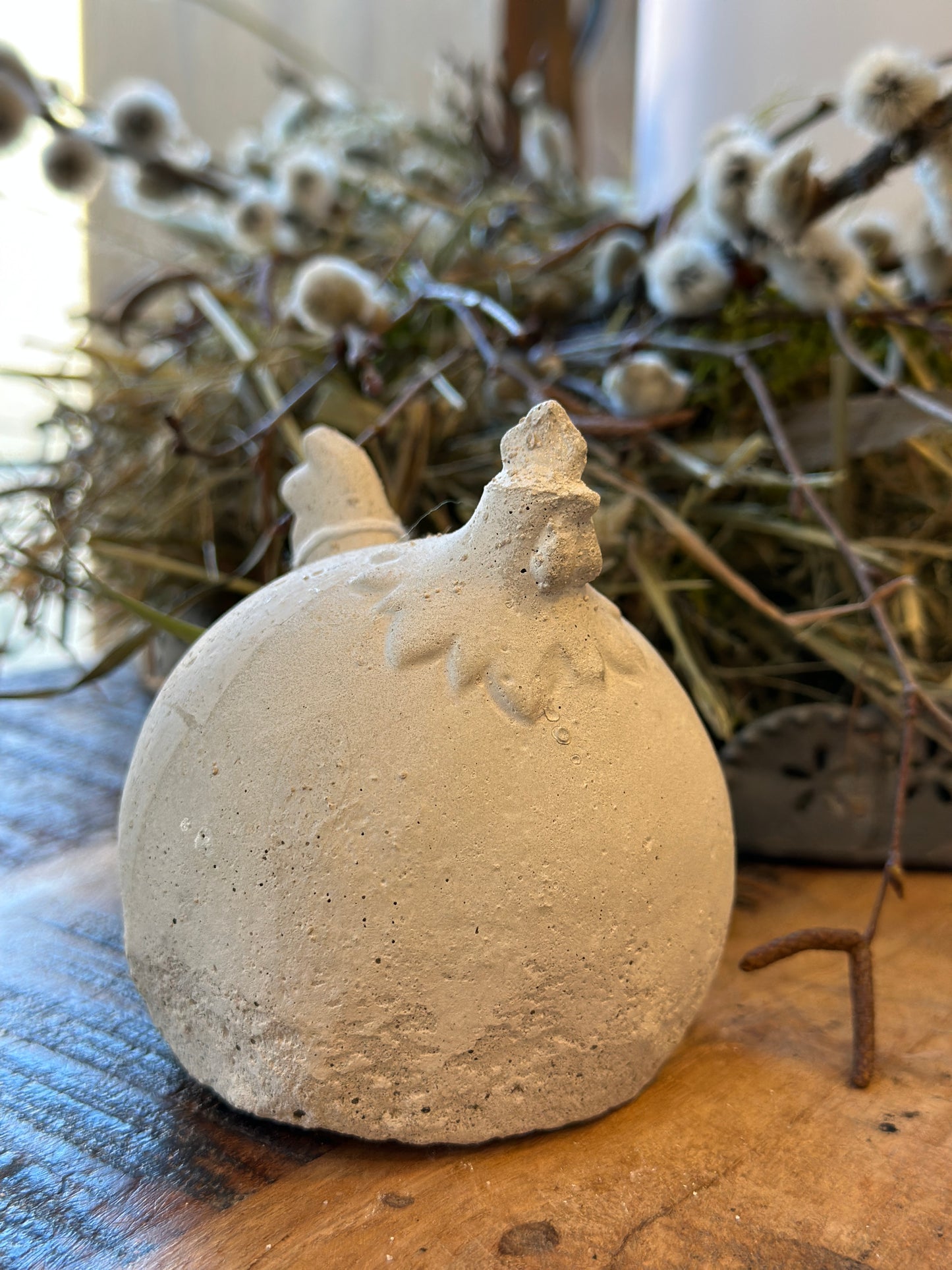 Henne aus Beton
