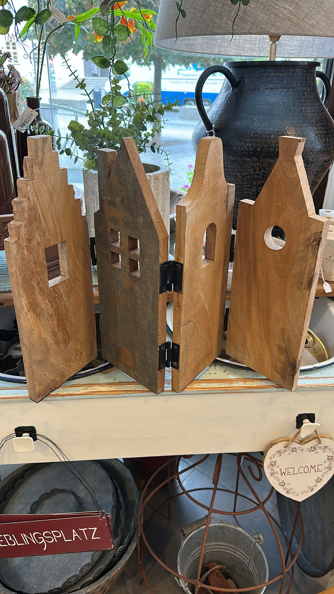 Haus/ faltbar mit Scharnieren, aus Holz