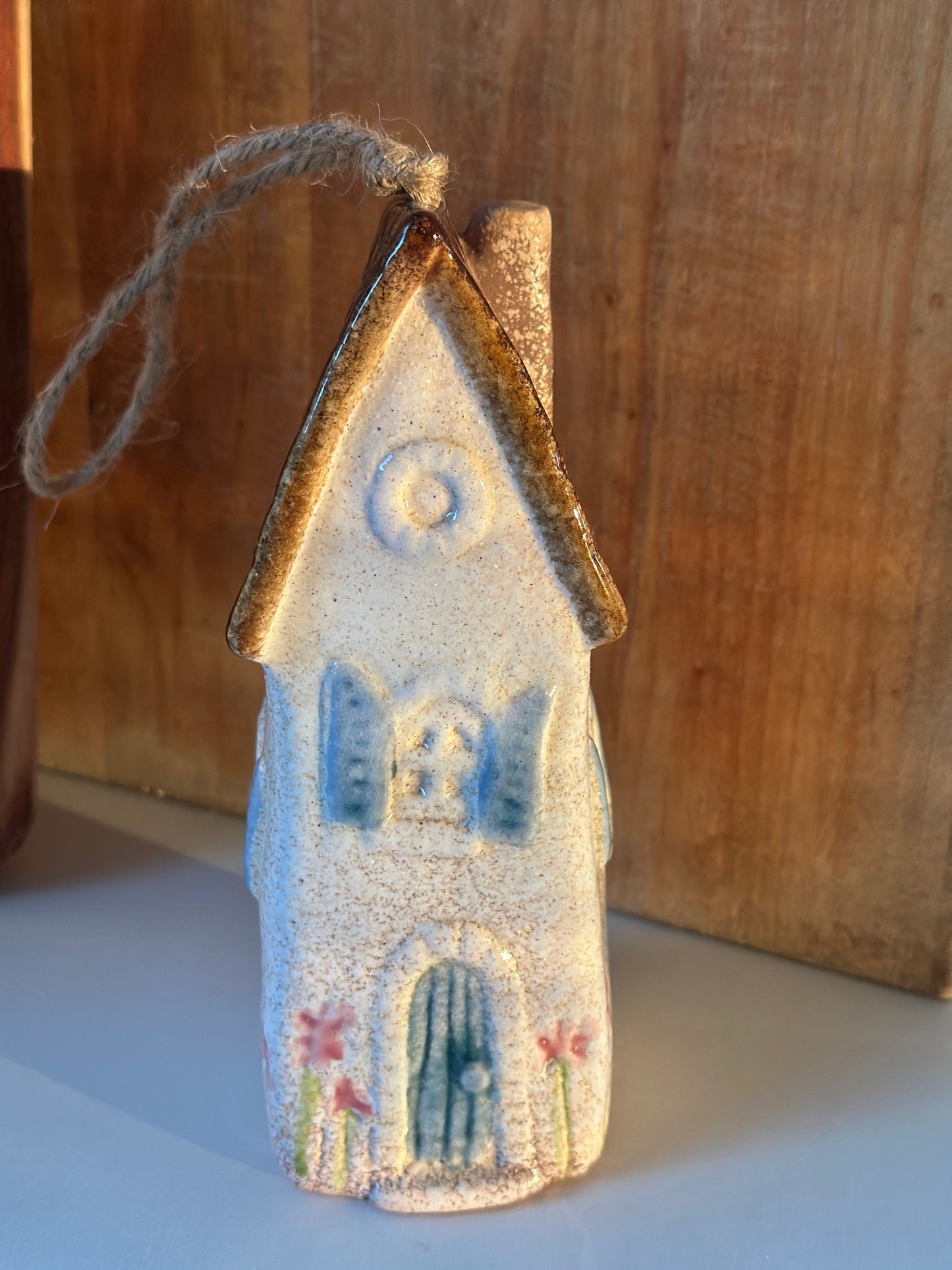 Haus Keramik zum hängen mit Glöckchen