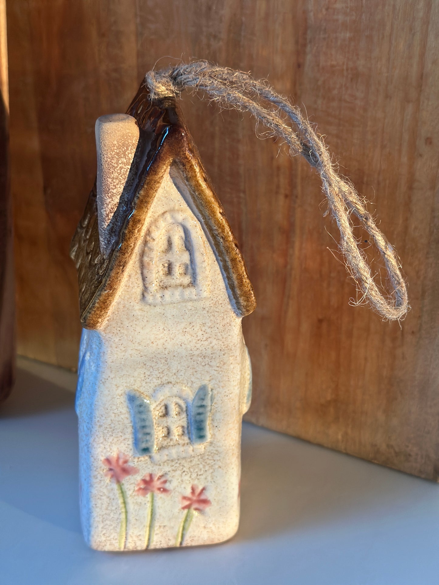 Haus Keramik zum hängen mit Glöckchen