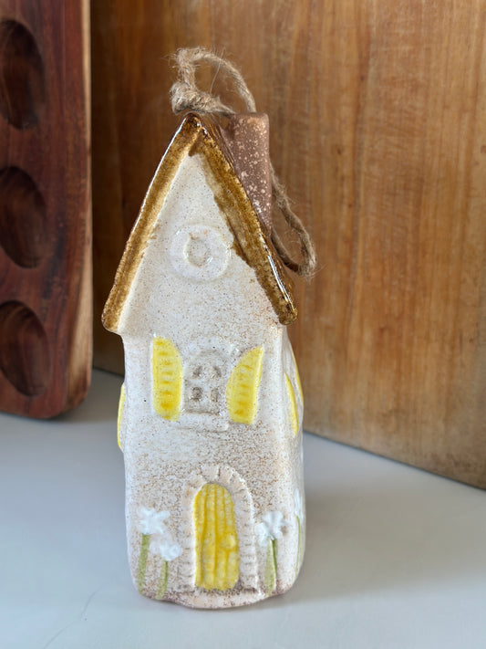 Haus Keramik zum hängen mit Glöckchen