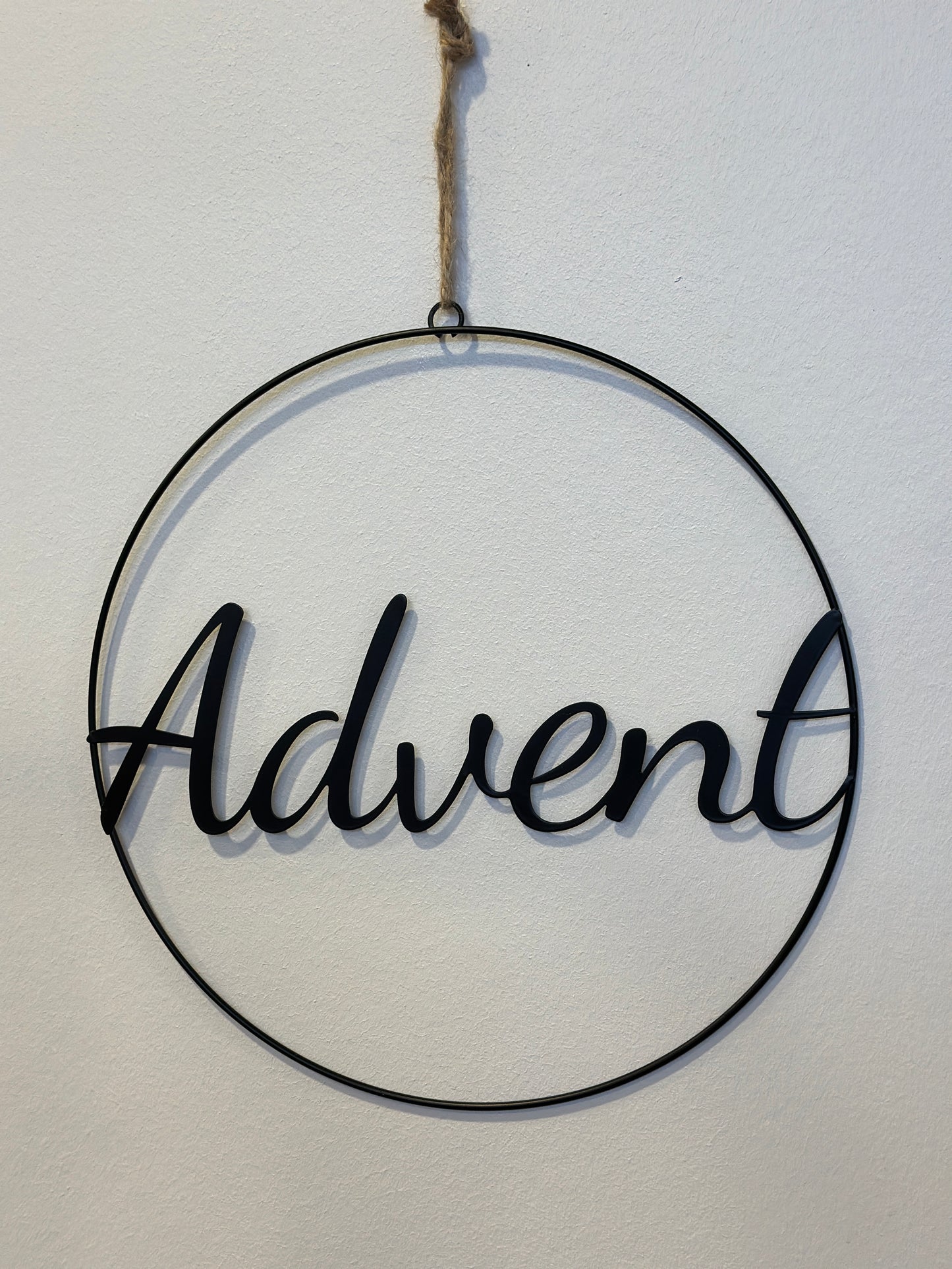 Advent, Ring zum hängen, schwarz. Aus Metall