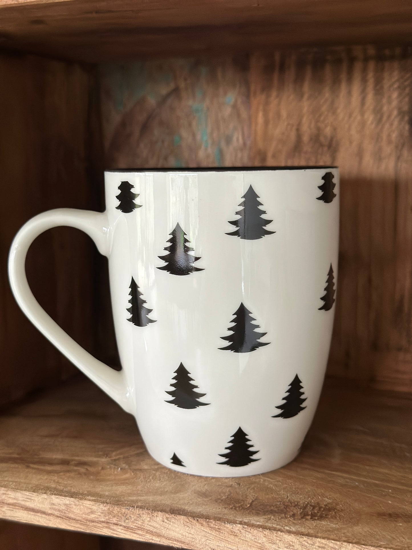 Becher weiß/ schwarz mit Bäumchen